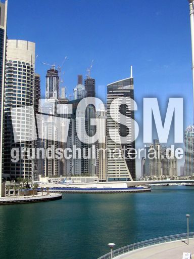 037 Dubai Marina.JPG